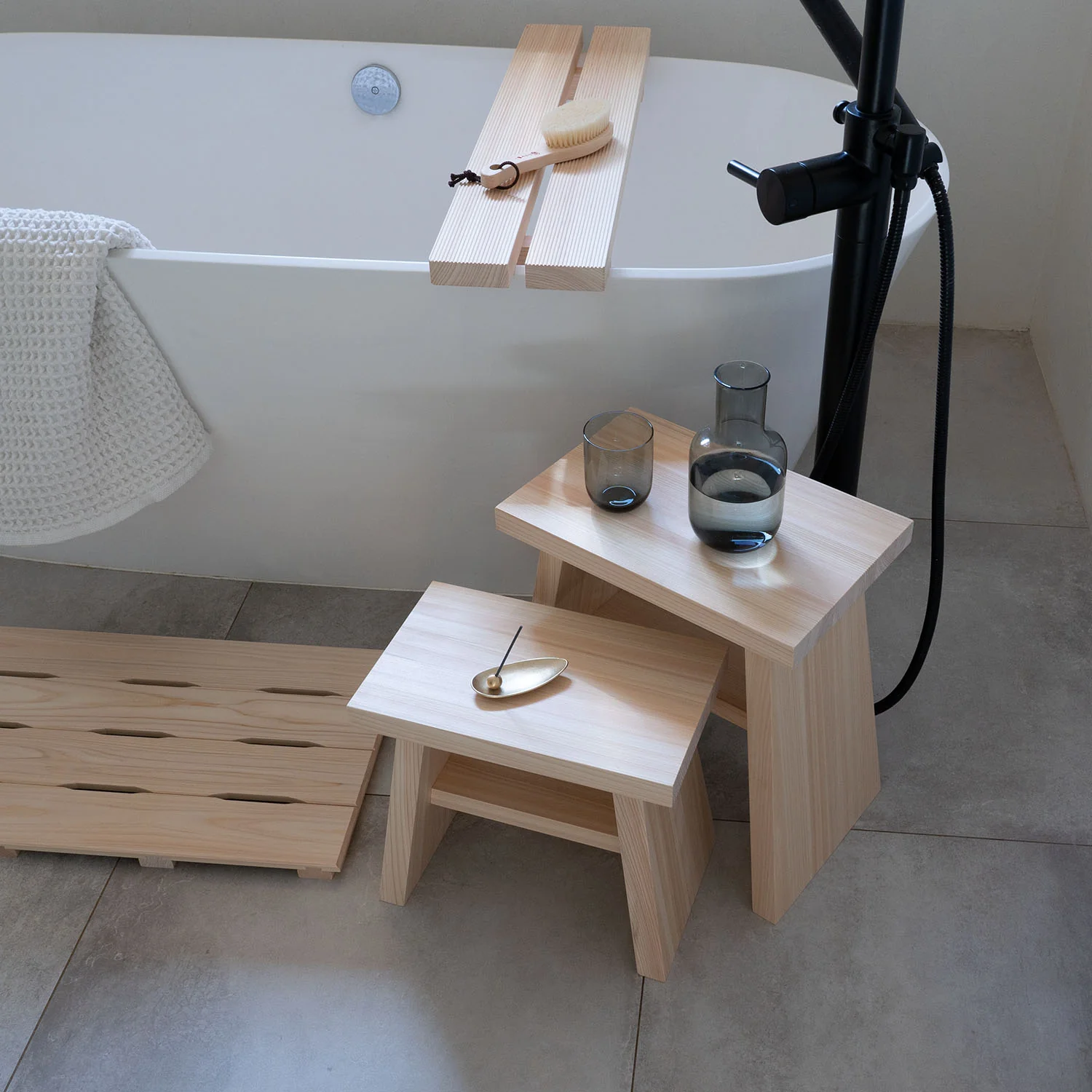 Hinoki Bath Stool - Torii - Image 3